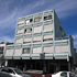 Apartamento de dos dormitorios y dos baños con patio y parrillero en la península
