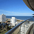 Icon Brava: apartamento de dos dormitorios y dos baos en piso alto con vista a la playa Brava