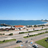 Malecón IV: apartamento de tres dormitorios y dos baños más dependencia de servicio con baño con vista al mar sobre la playa Mansa.