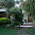 Excelente casa con pileta y gran jardín en Solanas, a menos de 100 metros de la playa.