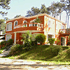 Importante residencia, en el bosque de Montoya y a pocas cuadras del mar.