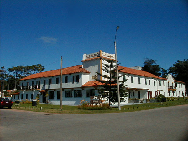 solteros de punta del este uruguay calle 20