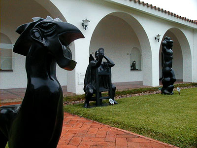 Esculturas en el Museo Ralli - Punta del Este