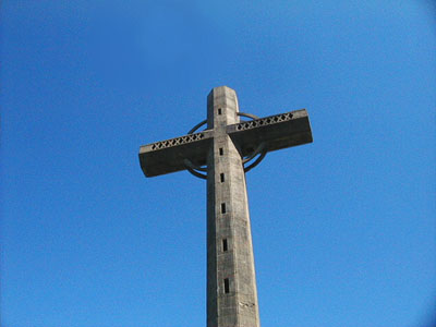 Cruz de cemento sobre el Cerro Pan de Azcar - Pan de Azcar