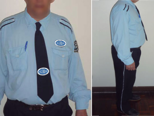 Uniformes con identificacin clara.