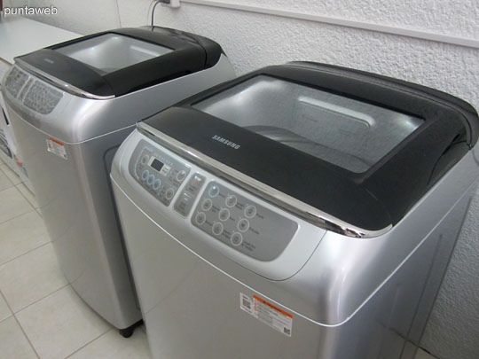 Lavarropas modernos y de gran capacidad. Lavado de acolchados.
