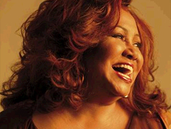 Alcione recorre 33 a�os de carrera