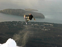 Beveraggi arras� en el Reef Boardercross