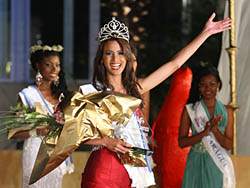 Miss Atl�ntico Internacional coron� a Catherine de Zorzi como su nueva soberana