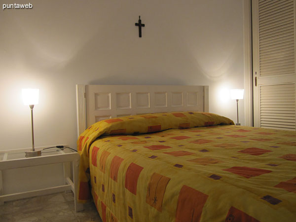 Master bedroom. Located on the east side of the building.<br><br>Conditioning with double bed.