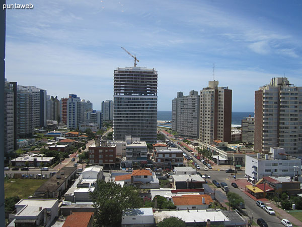 El ambiente del segundo dormitorio cuenta con aire acondicionador.