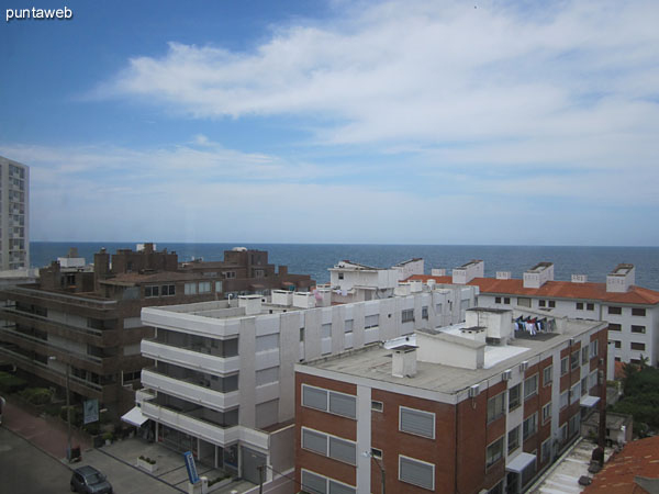 Vista hacia la playa El Emir a largo de la calle 29 a la altura de la entrada del edificio.