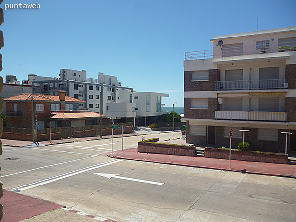 vista hacia la calle 26 y 25 desde el dormitorio.