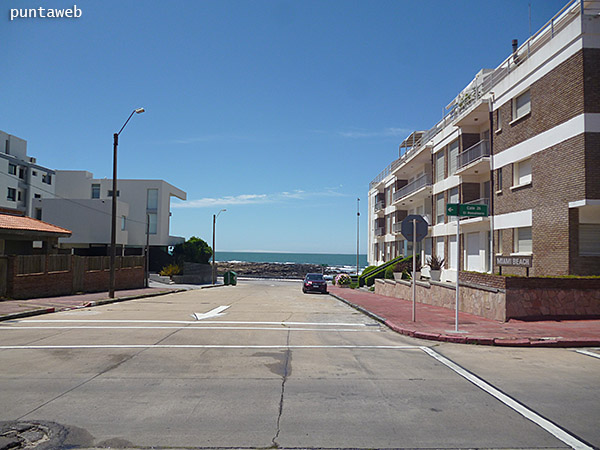 Calle 26 hacia playa El Emir.