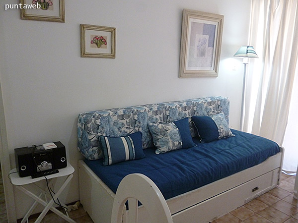 Sof con cama marinera.