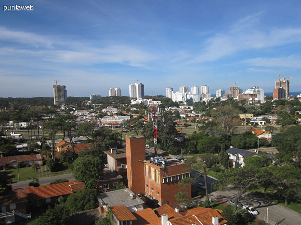 Vista hacia el este desde la altura del piso 10.