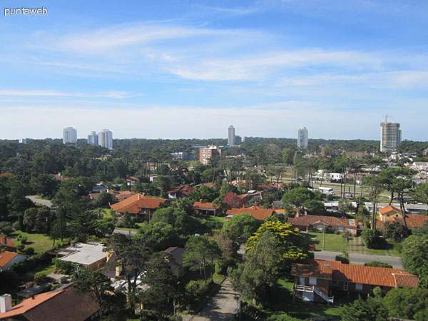 Vista hacia el este desde la altura del piso 10.