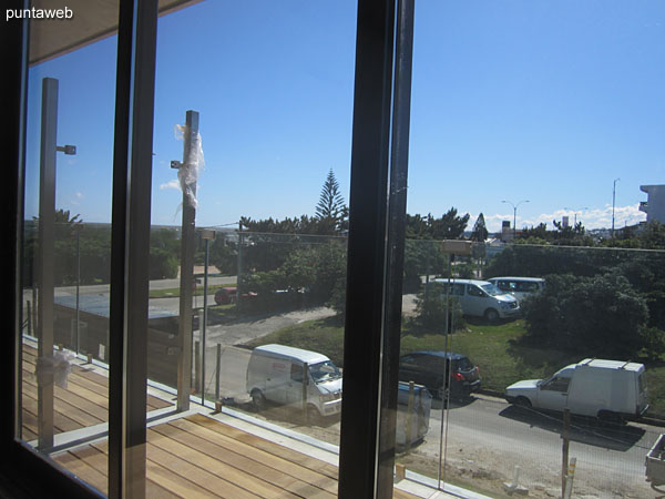 Vista hacia el noroeste sobre la playa Mansa desde el primer piso.