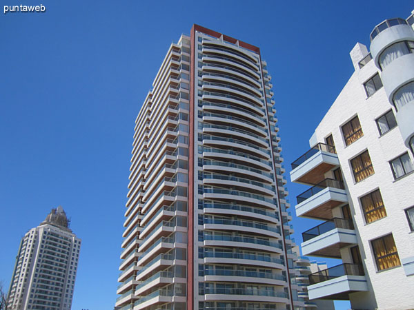 Facade of the building seen from the garden.