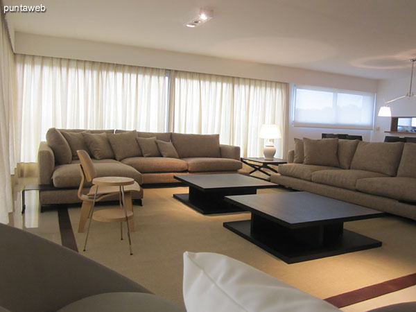 Overview of the living room.<br><br>Conditioning with big armchair in L and armchair of three bodies.