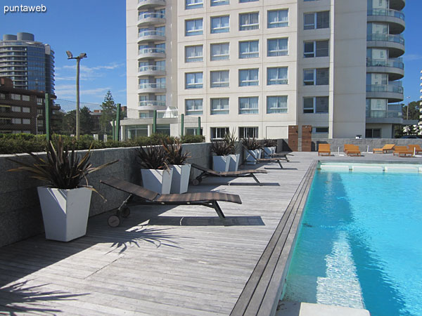 View to the building from the entrance to the barbecues.