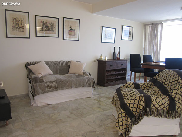 View from main living environment to the roof and enclosed balcony.<br><br>To the left of the picture, the dining space.