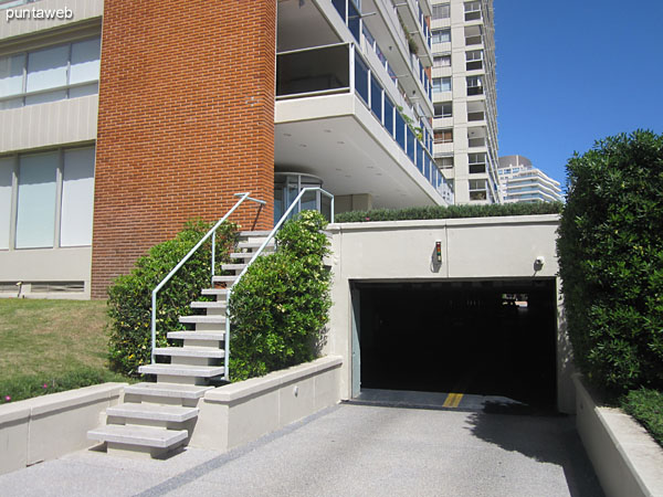 Fachada del edificio desde la Rambla Claudio Williman.