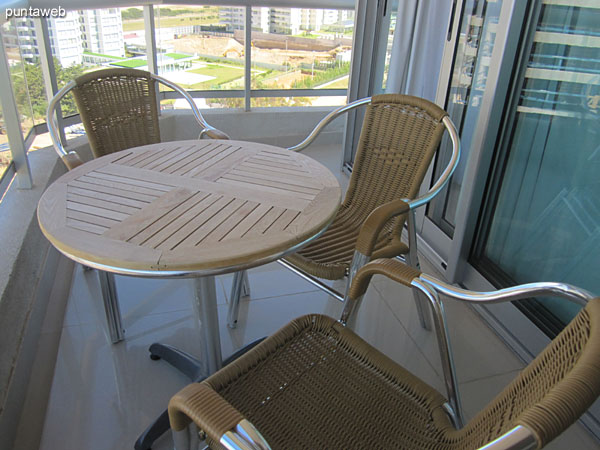 Vista desde el balcn terraza hacia el este a lo largo de la costa atlntica y la zona de barrios residenciales.