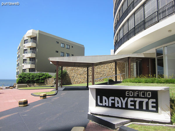 Facade of Lafayette, at the end of Av. Gorlero.<br><br>This building is the last building towering peninsula, from this corner, towards the harbor and the lighthouse, only four–story buildings are allowed.