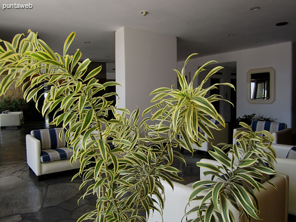 Lobby of the building. In the background the reception.