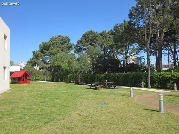 Overview multipurpose room in building completing barbecues and dorms.