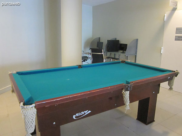 Playroom for children and adolescents.<br><br>Equipped with sofa and TV, internet access, foosball, pool table and ping–pong.