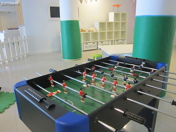 Detalle del sector para nios pequeos en la sala de juegos para nios y adolescentes.