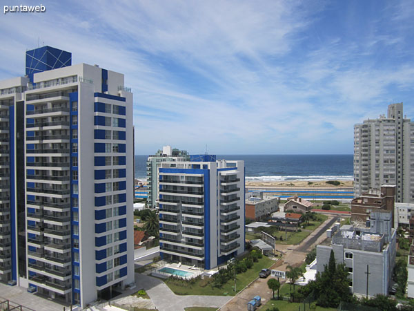 View from the balcony to the south on the environment of the towers of the Rambla Lorenzo Batlle Pacheco.<br><br>In the background, the Atlantic Ocean on the beach Brava.
