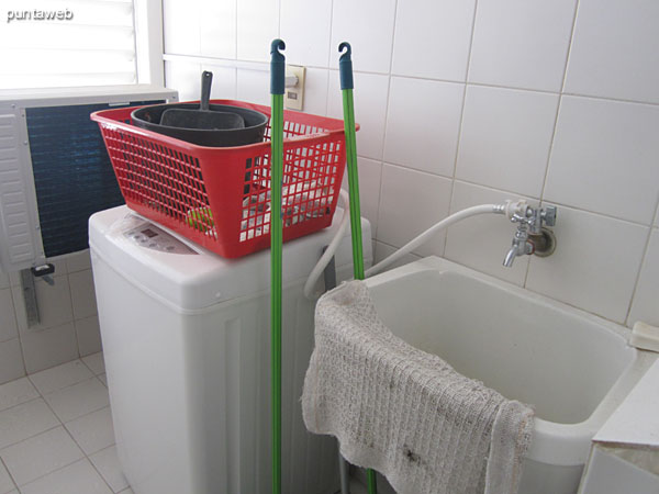 General view of the kitchen from the laundry.