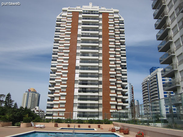 Showers in the area access outdoor pools.