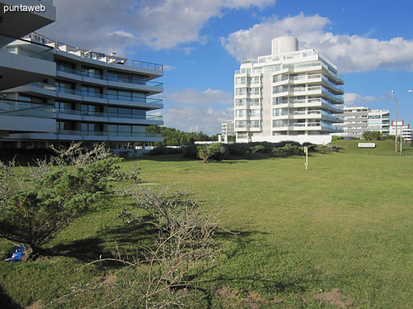 Vista al mar desde el balcn terraza del apartamento.