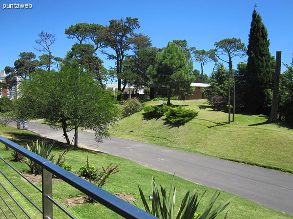 View from the corridor to the apartments to the intersection of the north in reidencial neighborhood environment.