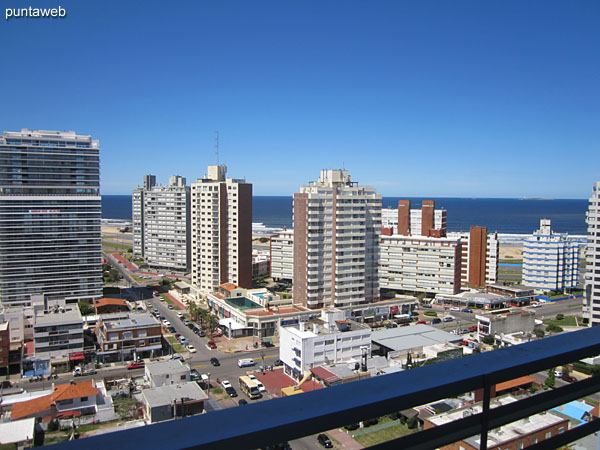 Vista hacia el este desde la ventana del segundo dormitorio.