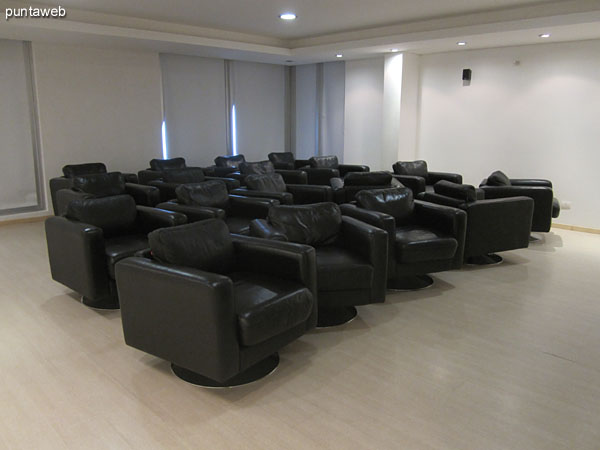 Microcine. Located on the ground floor on the north side before accessing the environment heated pool and spa.