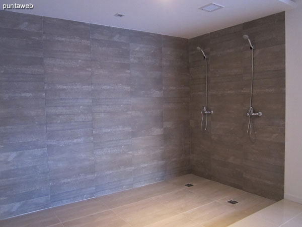 Sala de sauna seco y sauna hmedo. <br><br>En la imagen, sillones para masajes y relax.
