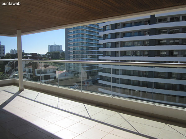 Middle bedroom space next to the living dining room.<br>It has sliding door and single door connecting the room. It also offers access to the terrace balcony.