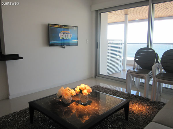 View of environment living room from the kitchen to the American style dining sector.