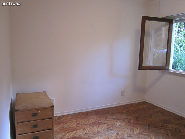 Circulation space on the north side from the window of the second bedroom.<br><br>This space can double open garage.