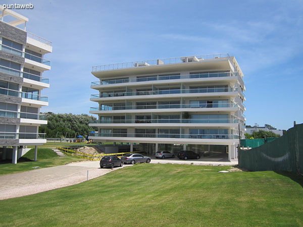 Vista hacia el mar desde el balcn terraza del apartamento.