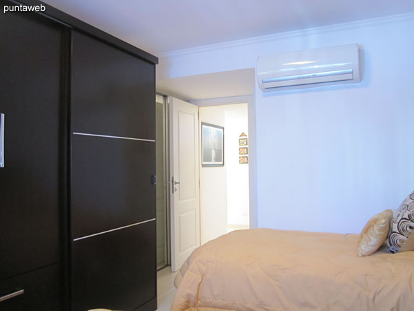 Second bedroom. It located the building and equipped with two single beds.<br><br>It has air conditioner.