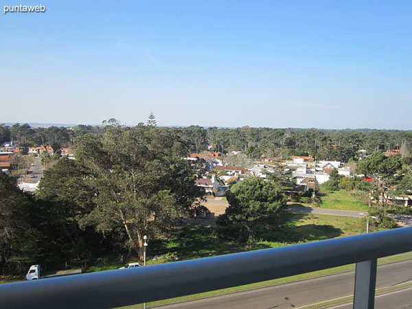 Espacio del comedor desde el acceso al apartamento.