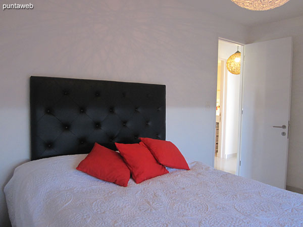 Main bedroom. Equipped with double bed.<br><br>It is overlooking east on environment suburbs.