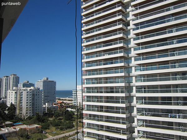 Vista hacia el sur en direccin a la playa Brava desde la suite.