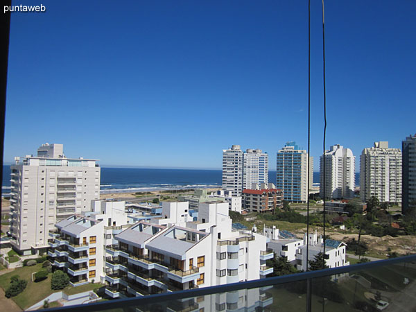 Vista hacia el oeste desde el balcn terraza en la esquina prxima a la suite.